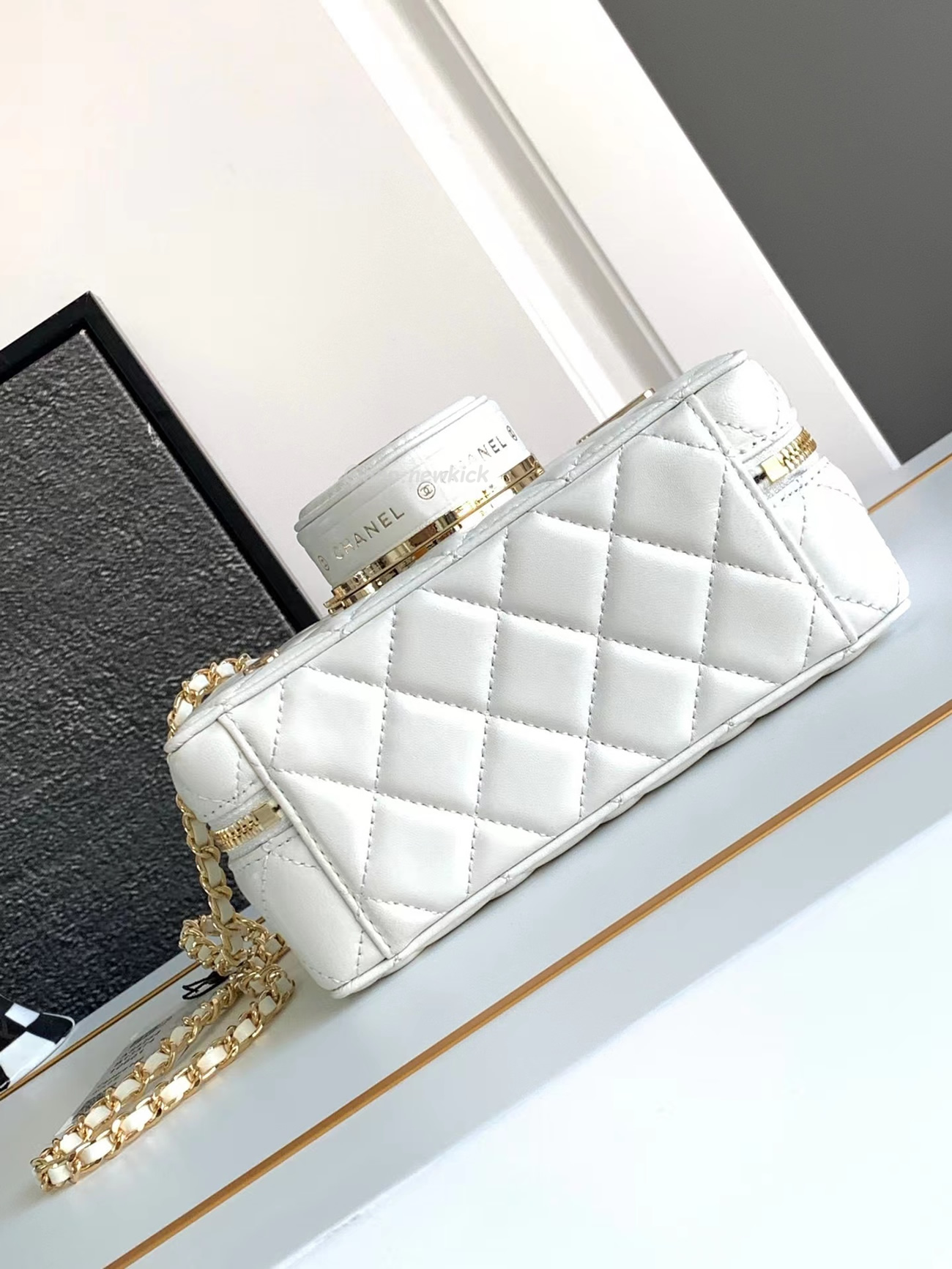 Chanel Camera Bag Lambskin White As4817 B16255 10601 (10) - newkick.app